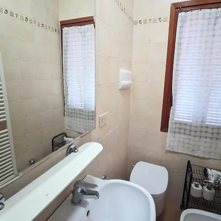 Bookingpeschiera Bei Gardaland Apartmán